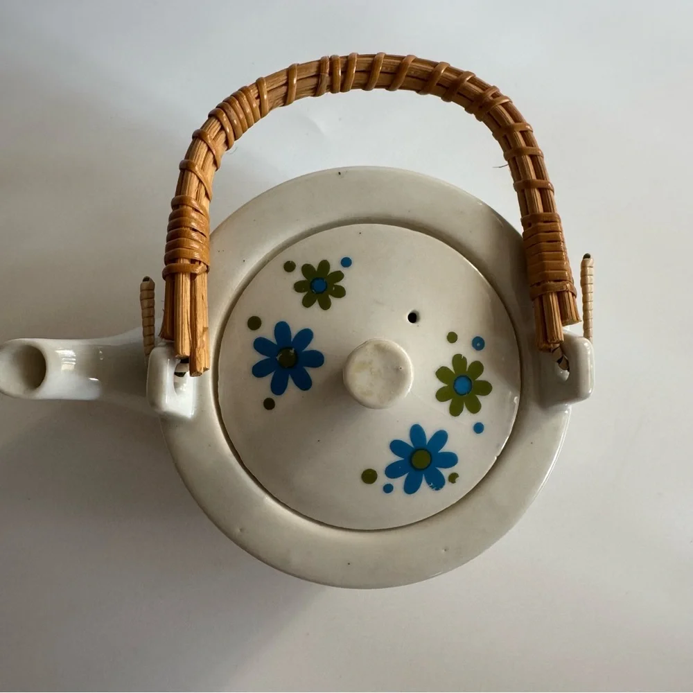 Vintage Takahashi Porcelain Teapot Bamboo‎ Handle Japanese 1960s
